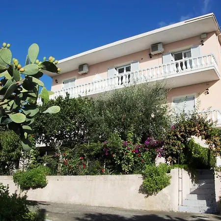 Apostolos & Eleni Family * Perama (Corfu)