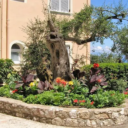 Apostolos & Eleni Family