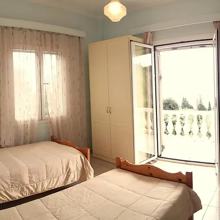 Apostolos & Eleni Family Perama (Corfu)