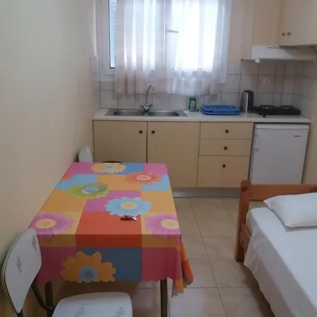 Apostolos & Eleni Family Perama (Corfu)