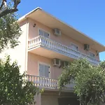 公寓 阿波斯托与叶莱妮家庭公寓酒店